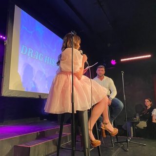 Mary Beth Barone feet photo 8