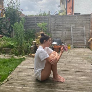 Mary Beth Barone feet photo 4