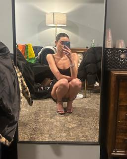 Mary Beth Barone feet photo 9