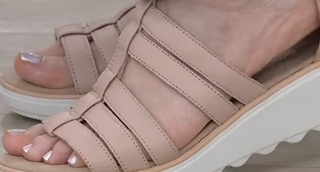 Mary Beth Roe feet photo 4