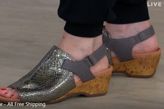Mary Beth Roe feet photo 1
