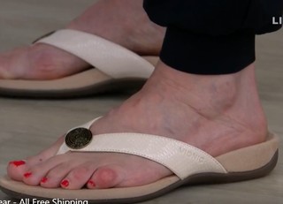 Mary Beth Roe feet photo 14