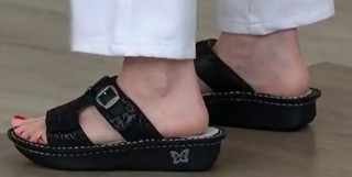 Mary Beth Roe feet photo 12