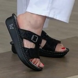 Mary Beth Roe feet photo 11