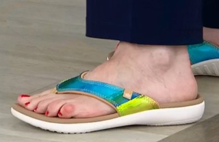 Mary Beth Roe feet photo 10