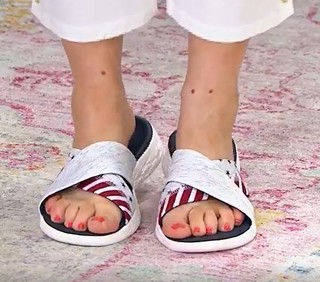 Mary Beth Roe feet photo 7