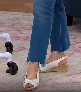 Mary Beth Roe feet photo 4