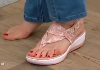 Mary Beth Roe feet photo 15
