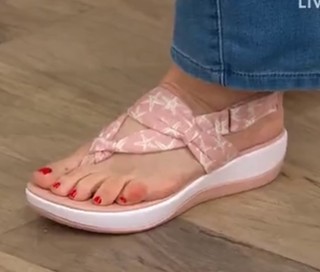 Mary Beth Roe feet photo 13