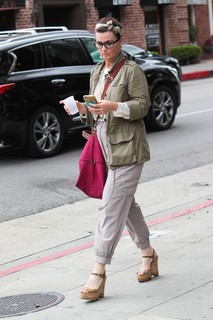 Mary Birdsong feet photo 3