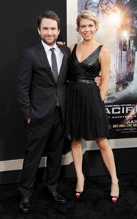 Mary Elizabeth Ellis feet photo thumbnail