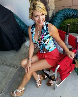 Mary Elizabeth Ellis feet photo thumbnail