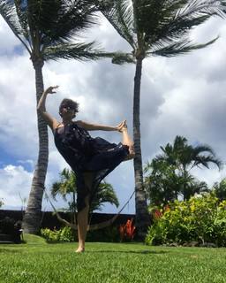 Mary Elizabeth Ellis feet photo thumbnail