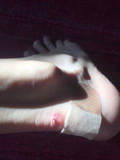 Mary Elizabeth Ellis feet photo thumbnail