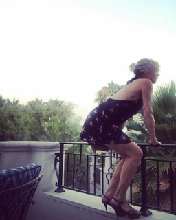 Mary Elizabeth Ellis feet photo thumbnail