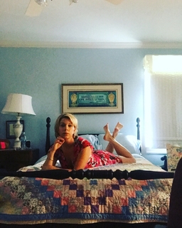 Mary Elizabeth Ellis feet photo thumbnail