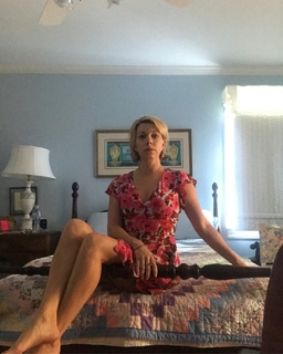 Mary Elizabeth Ellis feet photo thumbnail