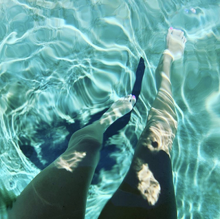 Mary Elizabeth Ellis feet photo thumbnail