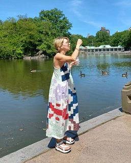 Mary Elizabeth Ellis feet photo thumbnail