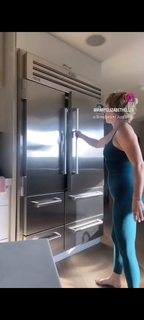 Mary Elizabeth Ellis feet photo thumbnail