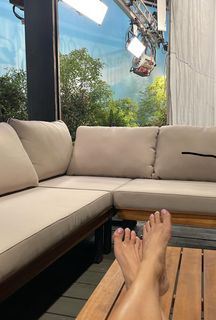 Mary Elizabeth Ellis feet photo thumbnail