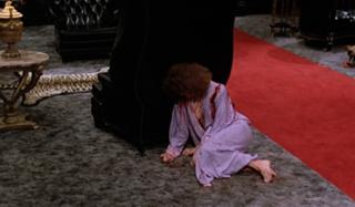 Mary Elizabeth Mastrantonio feet photo thumbnail