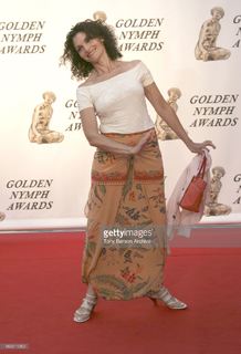 Mary Elizabeth Mastrantonio feet photo thumbnail
