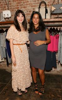 Mary Elizabeth Winstead feet photo thumbnail