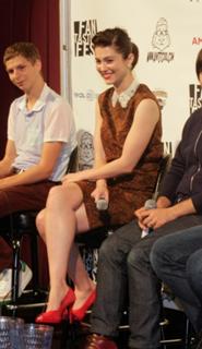 Mary Elizabeth Winstead feet photo thumbnail