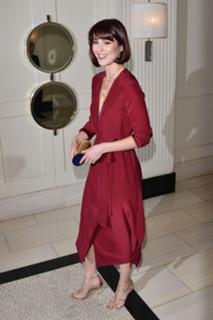 Mary Elizabeth Winstead feet photo thumbnail