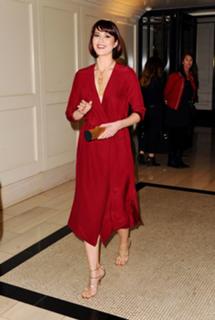 Mary Elizabeth Winstead feet photo thumbnail