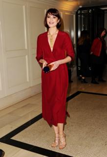 Mary Elizabeth Winstead feet photo thumbnail
