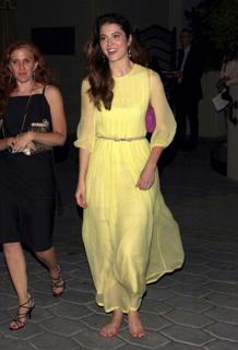 Mary Elizabeth Winstead feet photo thumbnail