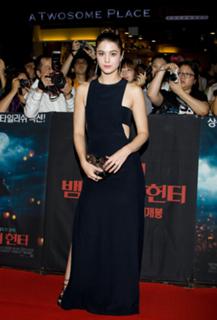 Mary Elizabeth Winstead feet photo thumbnail