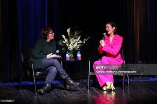 Mary Elizabeth Winstead feet photo thumbnail