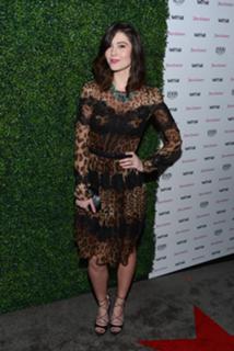 Mary Elizabeth Winstead feet photo thumbnail