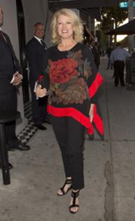 Mary Hart feet photo 5