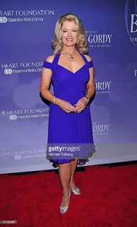 Mary Hart feet photo 16