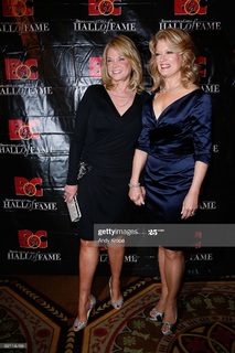 Mary Hart feet photo 1