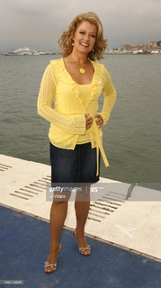 Mary Hart feet photo 15