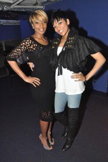 Mary J. Blige feet photo thumbnail