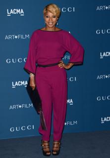 Mary J. Blige feet photo thumbnail