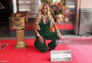 Mary J. Blige feet photo thumbnail