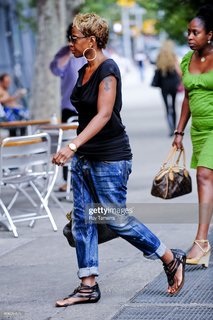 Mary J. Blige feet photo thumbnail