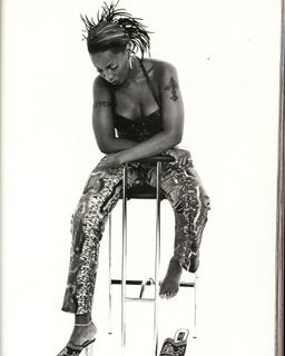 Mary J. Blige feet photo thumbnail