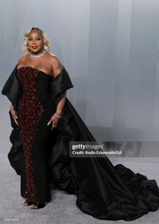 Mary J. Blige feet photo 3