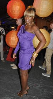 Mary J. Blige feet photo thumbnail