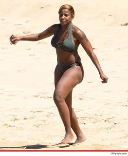 Mary J. Blige feet photo thumbnail