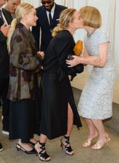 Mary-Kate Olsen feet photo thumbnail