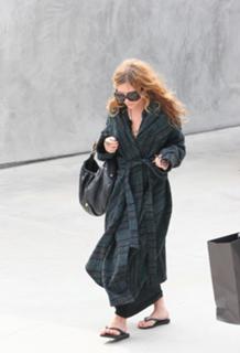 Mary-Kate Olsen feet photo thumbnail